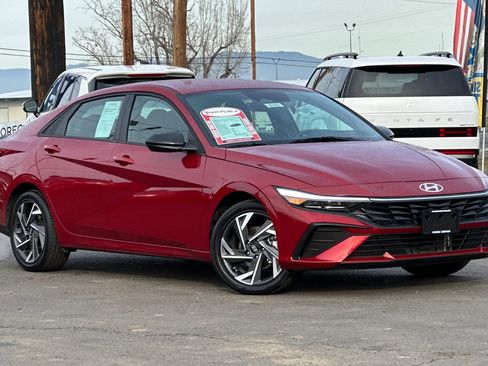 Certified 2025 Hyundai Elantra SEL w/ Cargo Package image 2