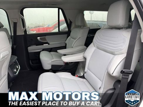New 2025 Ford Expedition Platinum w/ Platinum Ultimate Package AWD/4WD image 35