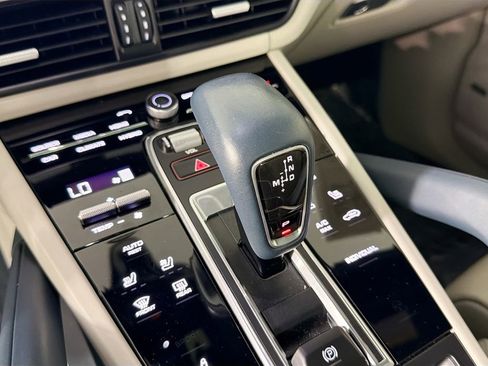 Used 2019 Porsche Cayenne E-Hybrid AWD/4WD image 17