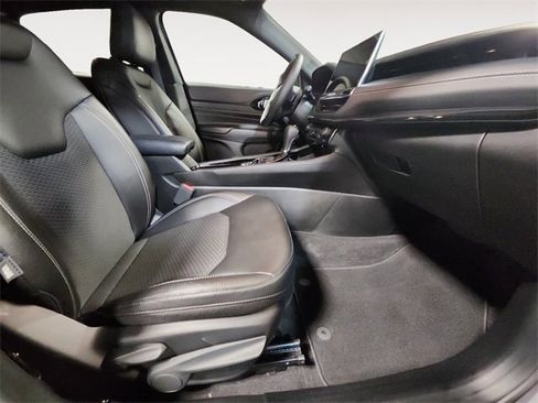 Used 2024 Jeep Compass Latitude w/ Altitude Special Edition image 15