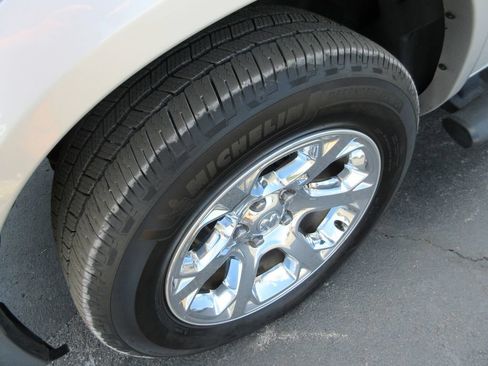 Used 2017 RAM 1500 Laramie w/ Convenience Group AWD/4WD image 15