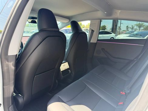 Used 2025 Tesla Model 3 Long Range RWD image 9