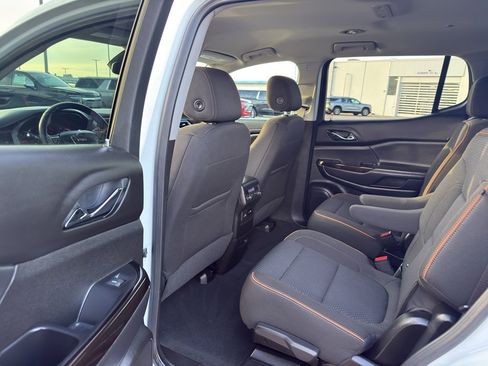 Used 2023 GMC Acadia AT4 image 29
