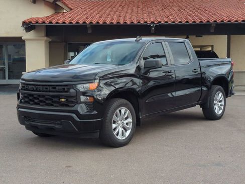 Used 2022 Chevrolet Silverado 1500 Custom image 1