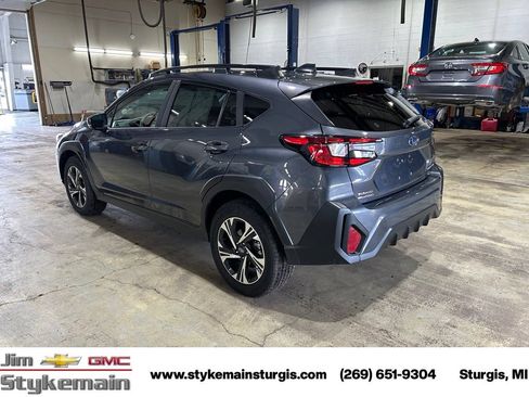 Used 2025 Subaru Crosstrek 2.5i Premium AWD/4WD image 8