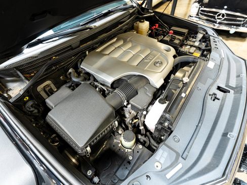 Used 2019 Toyota Land Cruiser image 99