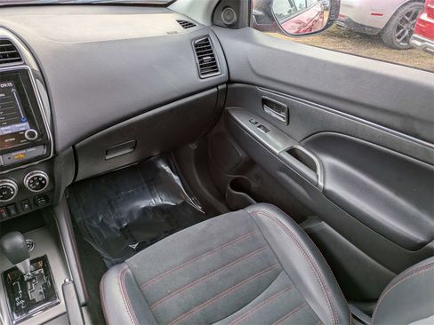 Used 2024 Mitsubishi Outlander Sport SE image 17