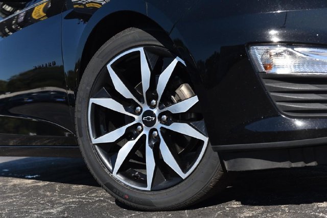 Used 2024 Chevrolet Malibu RS w/ LPO, Floor Liner Package FWD image 3