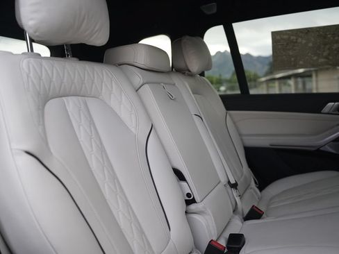 Used 2024 BMW X7 xDrive40i w/ Executive Package AWD/4WD image 16