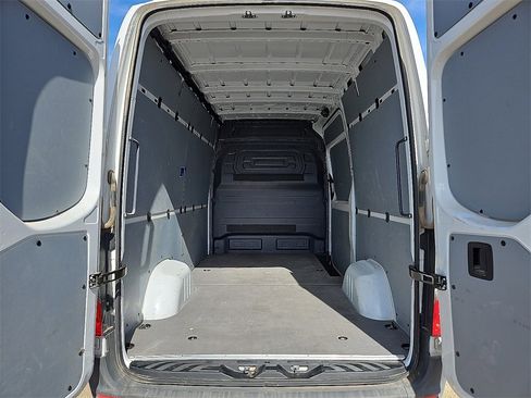Used 2025 Mercedes-Benz Sprinter 2500 image 14