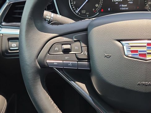 Certified 2025 Cadillac XT6 Luxury FWD image 21