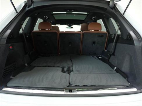 Certified 2025 Audi Q7 2.0T Premium Plus AWD/4WD image 10