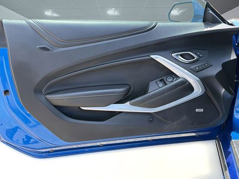 Used 2016 Chevrolet Camaro SS RWD image 13