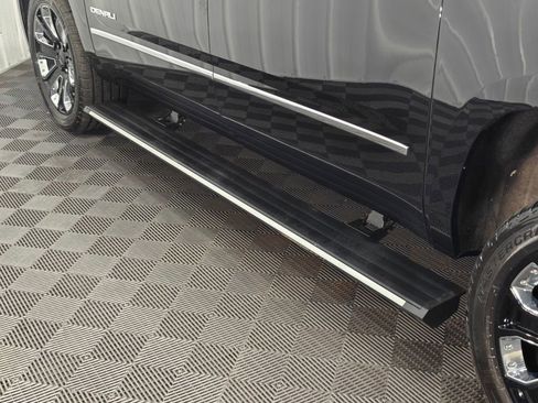 Used 2019 GMC Yukon XL Denali w/ Denali Ultimate Package AWD/4WD image 30