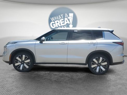 New 2026 Mitsubishi Outlander SE AWD/4WD image 7