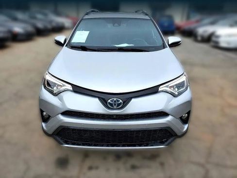 Used 2016 Toyota RAV4 SE image 2