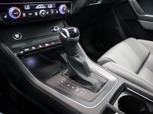 Used 2025 Audi Q3 2.0T Premium w/ Convenience Package image 22