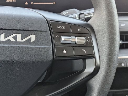Used 2025 Kia K4 LXS image 16