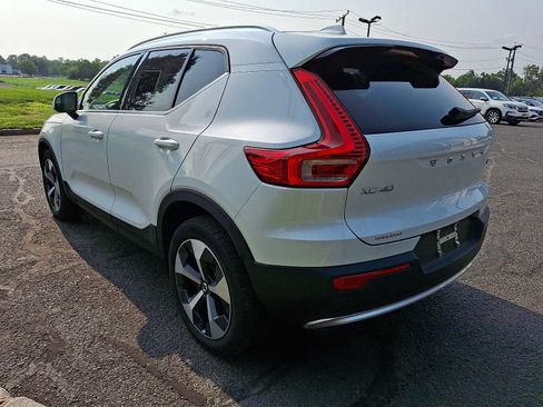 Used 2023 Volvo XC40 B5 Plus w/ Driver Assist Package AWD/4WD image 4