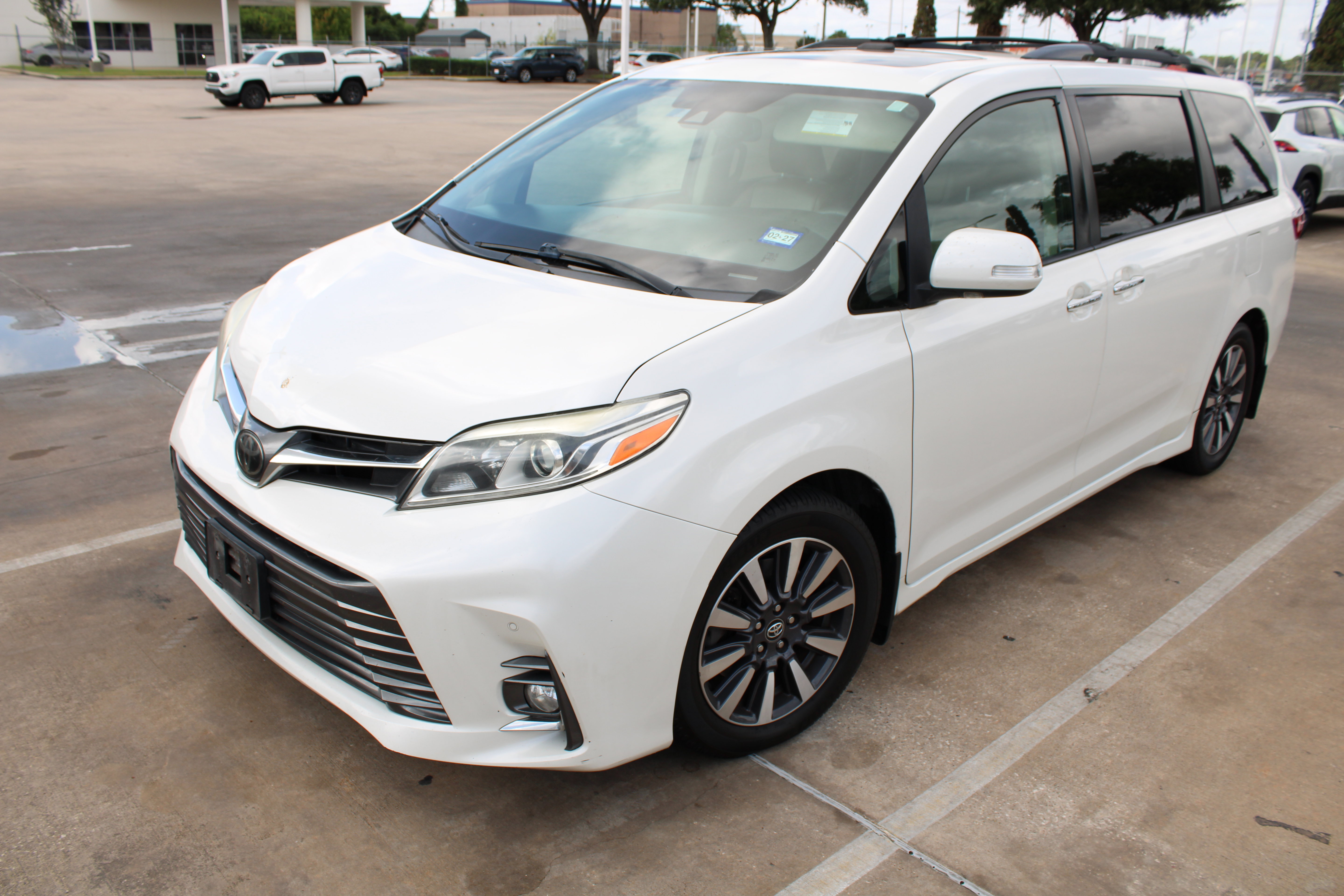 Used 2018 Toyota Sienna Limited FWD image 5