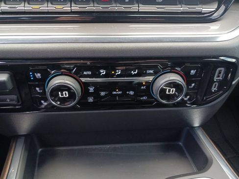 Used 2023 Chevrolet Silverado 1500 High Country w/ High Country Premium Package AWD/4WD image 25
