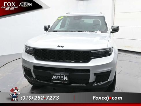 New 2025 Jeep Grand Cherokee L Altitude image 3