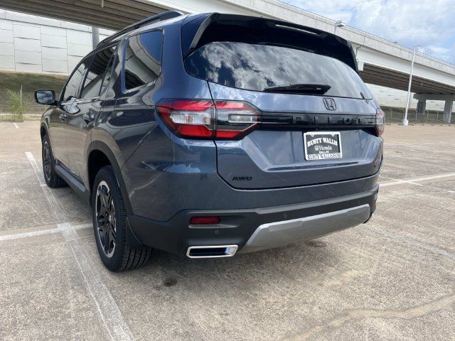 New 2026 Honda Pilot Touring image 2