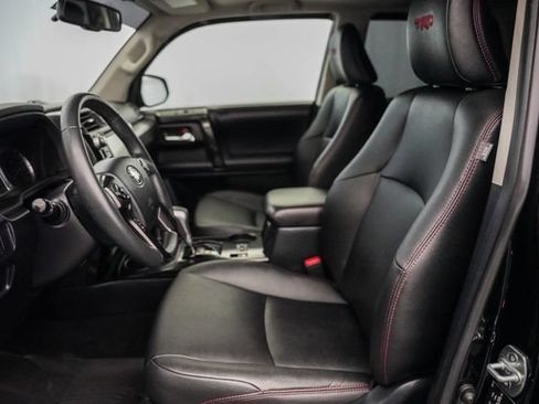 Used 2019 Toyota 4Runner TRD Off-Road Premium AWD/4WD image 18