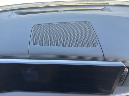 Used 2025 Hyundai Santa Fe SEL image 17