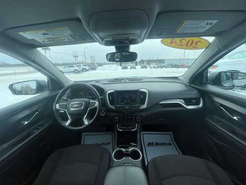 Used 2024 GMC Terrain SLE image 10