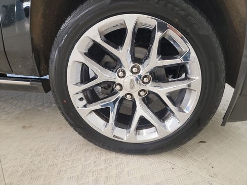 Used 2017 Cadillac Escalade ESV Premium Luxury image 9