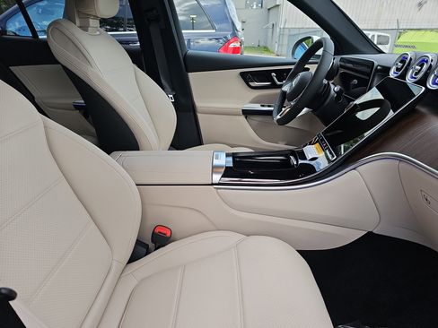 New 2026 Mercedes-Benz GLC 300 image 10