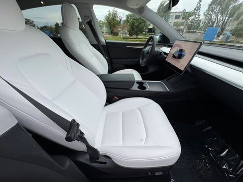 Used 2023 Tesla Model Y Long Range AWD/4WD image 16