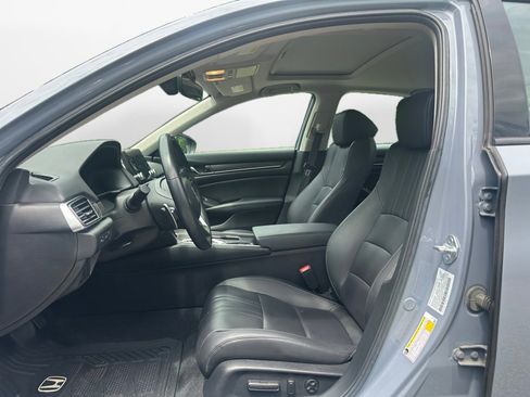 Used 2021 Honda Accord Touring image 11