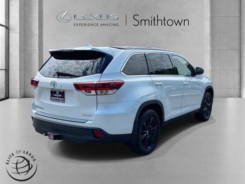 Used 2019 Toyota Highlander SE w/ Protection Package #3 AWD/4WD image 5
