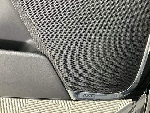 Used 2023 Cadillac Escalade Luxury image 17