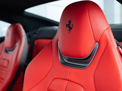 Used 2022 Ferrari Portofino M RWD image 55