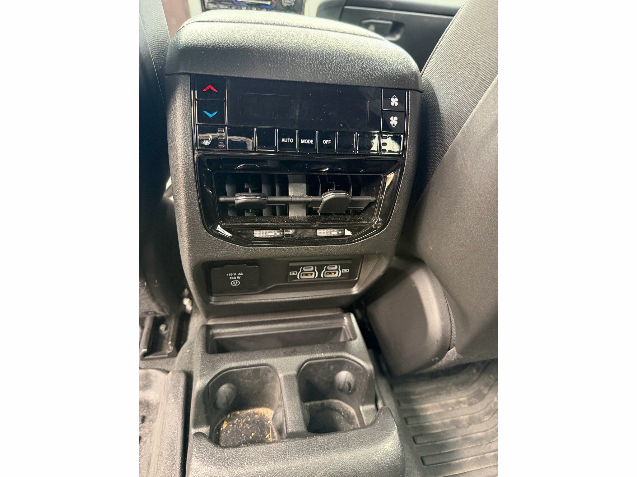 Used 2024 Jeep Grand Cherokee L Limited AWD/4WD image 7