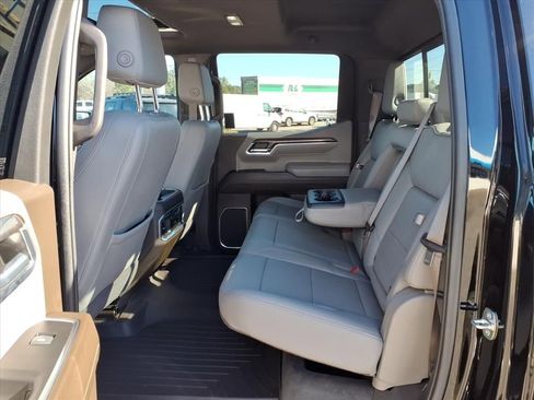 Used 2023 Chevrolet Silverado 1500 LTZ w/ LTZ Premium Package image 6