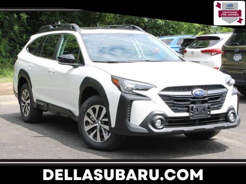Certified 2025 Subaru Outback Premium AWD/4WD image 1