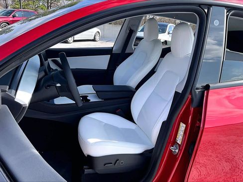 Used 2021 Tesla Model Y Long Range image 7