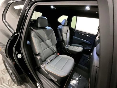 Used 2025 GMC Acadia AT4 AWD/4WD image 25