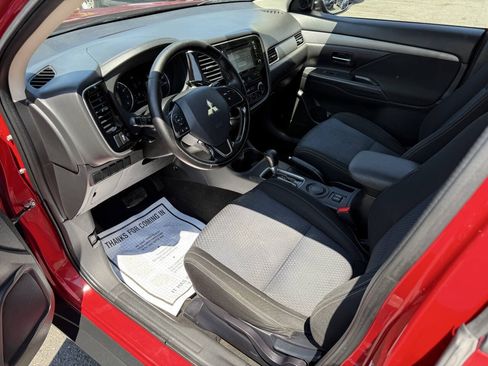 Used 2016 Mitsubishi Outlander SE FWD image 8