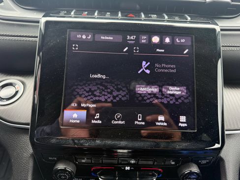 Used 2025 Jeep Grand Cherokee Altitude AWD/4WD image 8