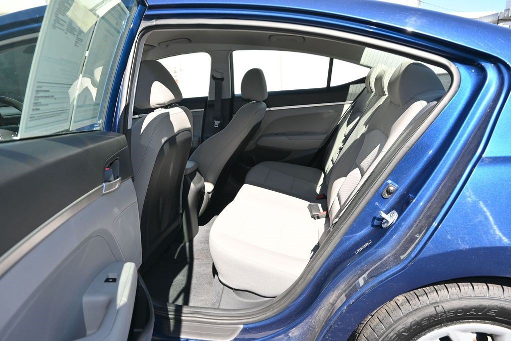 Used 2020 Hyundai Elantra SE FWD image 23