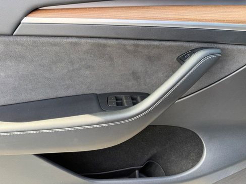 Used 2023 Tesla Model Y Performance image 23