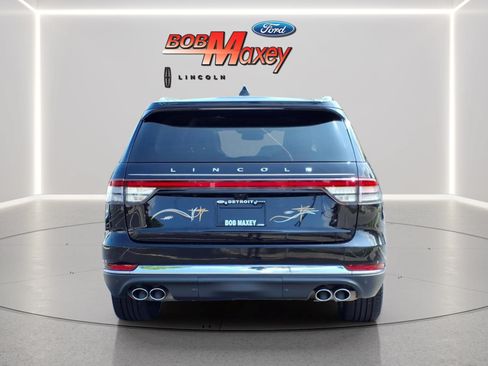 Used 2025 Lincoln Aviator Reserve w/ Equipment Group 201A AWD/4WD image 5