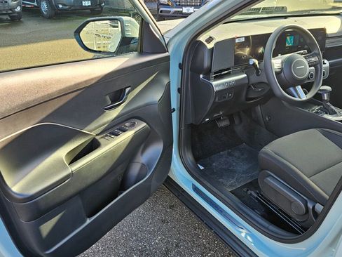 New 2026 Hyundai Kona SE image 17