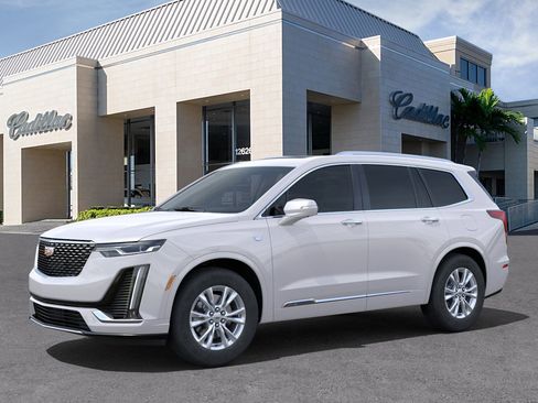 New 2025 Cadillac XT6 Luxury image 2