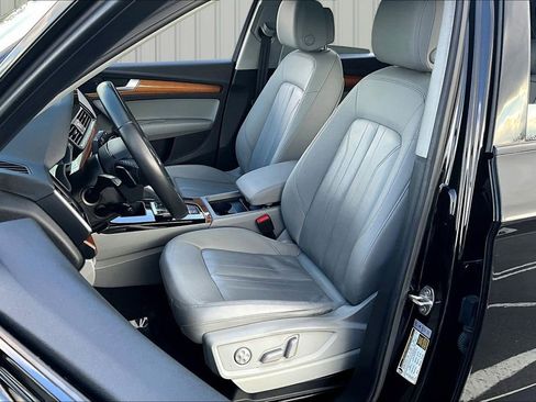 Used 2023 Audi Q5 2.0T Premium AWD/4WD image 21